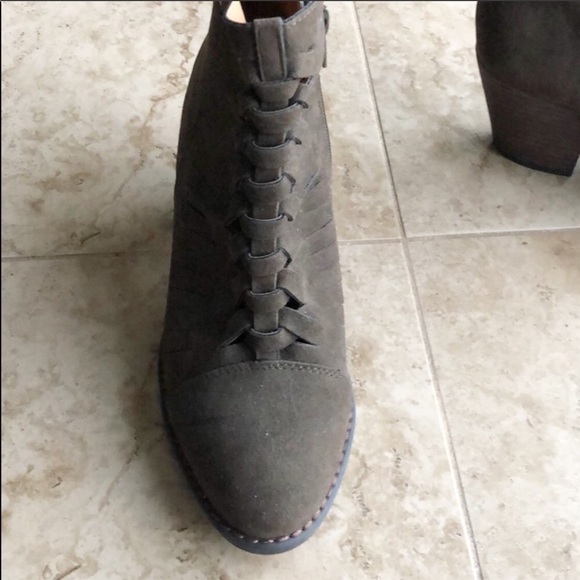 Olive green woven front ankle booties - Picture 6 of 8